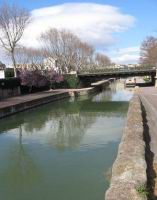 Narbonne, Quai et pont de la Liberte sur la Robine d'Aude